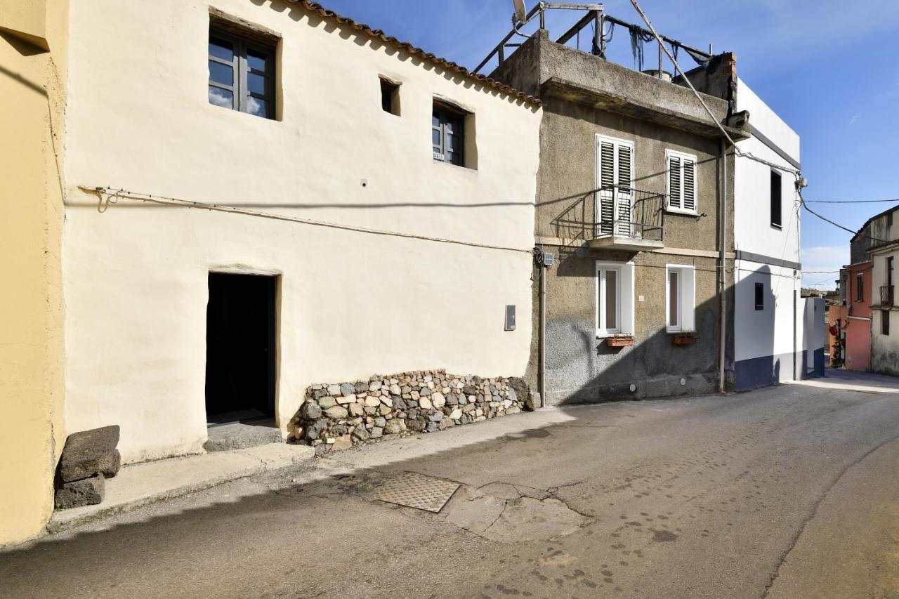 Un Gioiello In Centro Storico Villa Bari Sardo Exterior photo